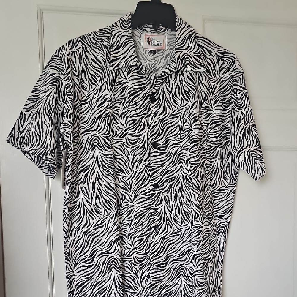 NWT THE OBLONG BOX SHOP Zebra Print Shirt S